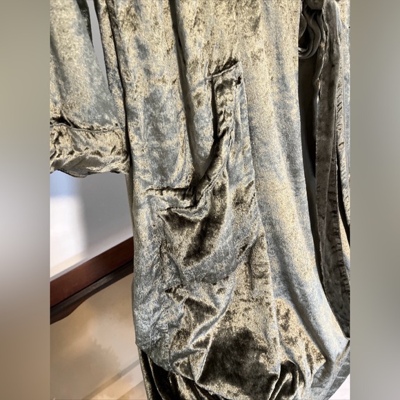 April Cornell women’s size medium sage green Long robe - Picture 3 of 5